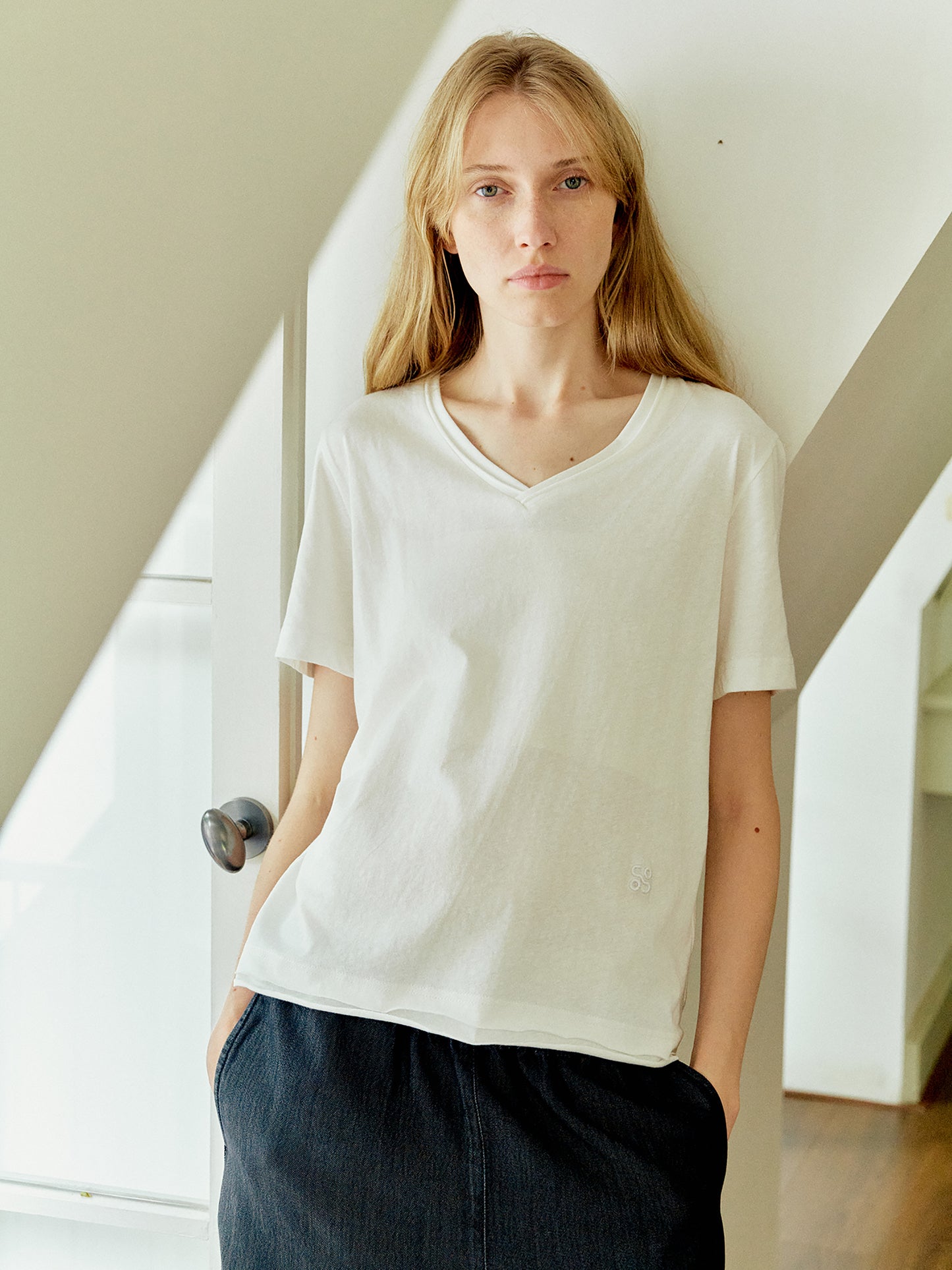 COSYCOZY Dew-Rettted Linen V-Neck T-Shirt
