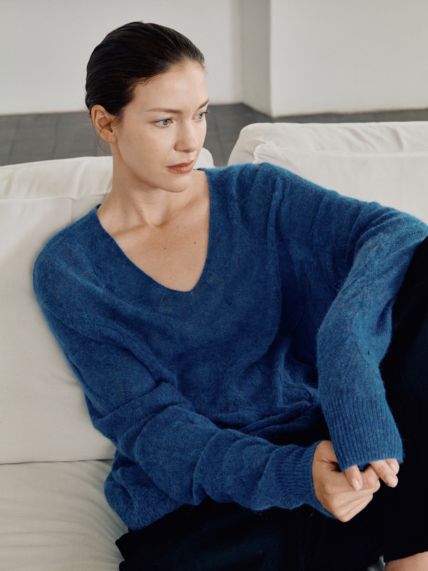 COSYCOZY Cable Knit V-neck Pullover