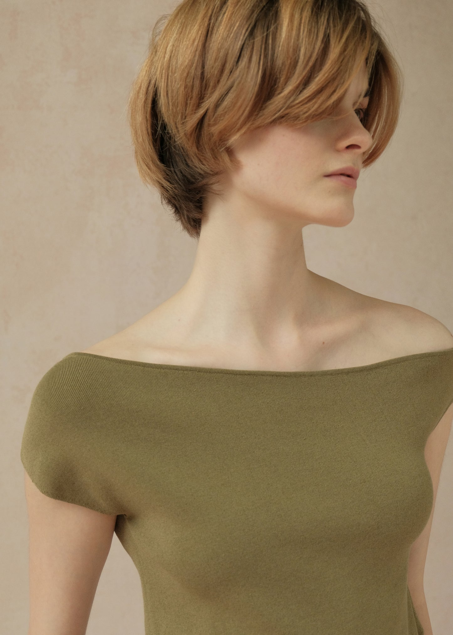 COSYCOZY Asymmetric Sloping Shoulder Top