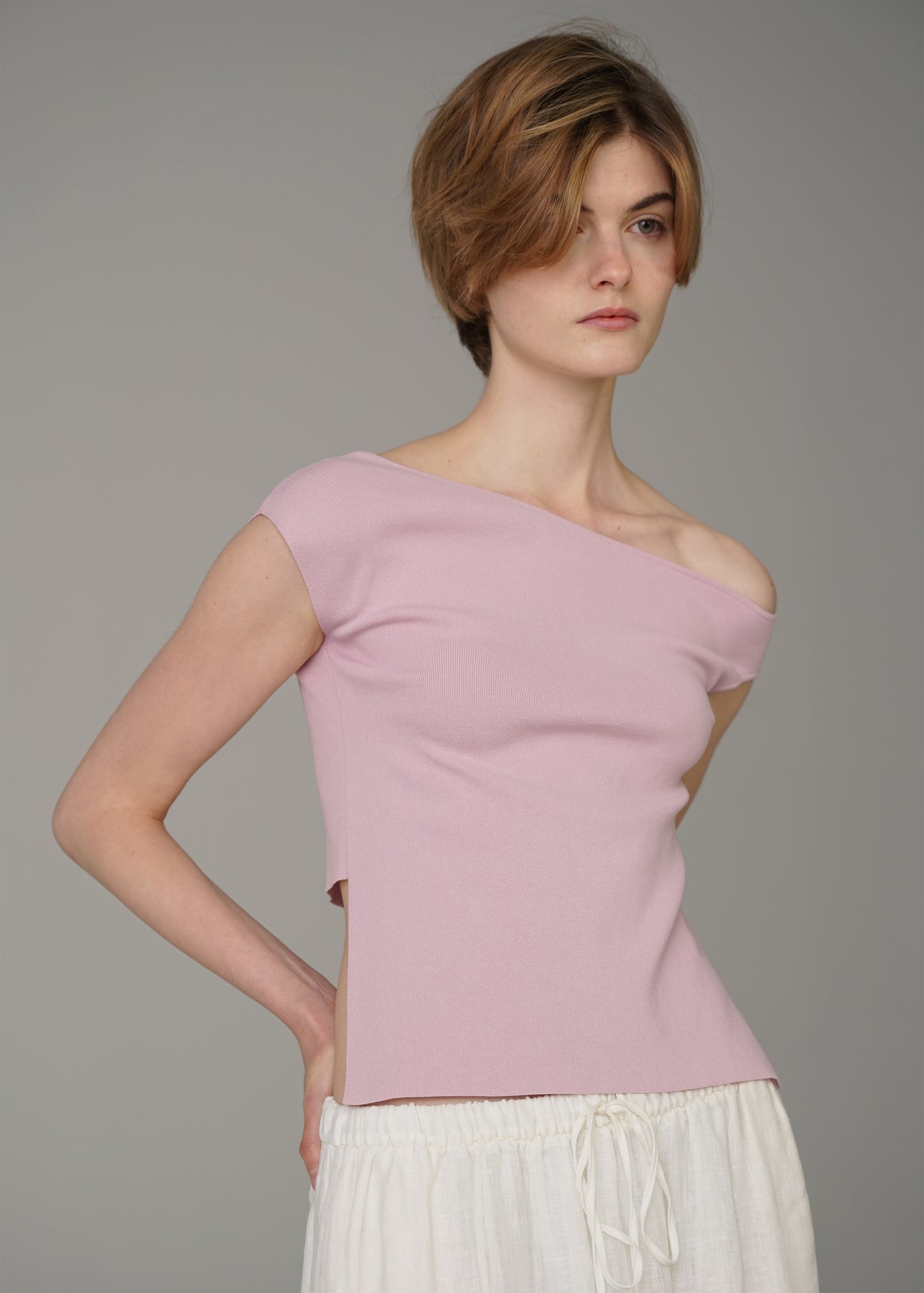 COSYCOZY Asymmetric Sloping Shoulder Top