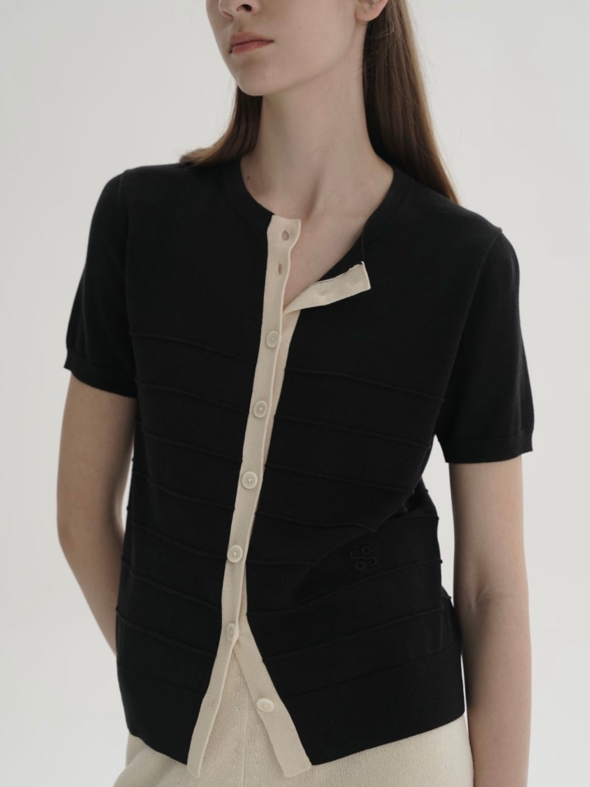 [COSYHARU公式] Ice Tencel V-Neck Short Sleeve Knit COSYCOZY Tencel Blend Knitted Short-sleeved Cardigan