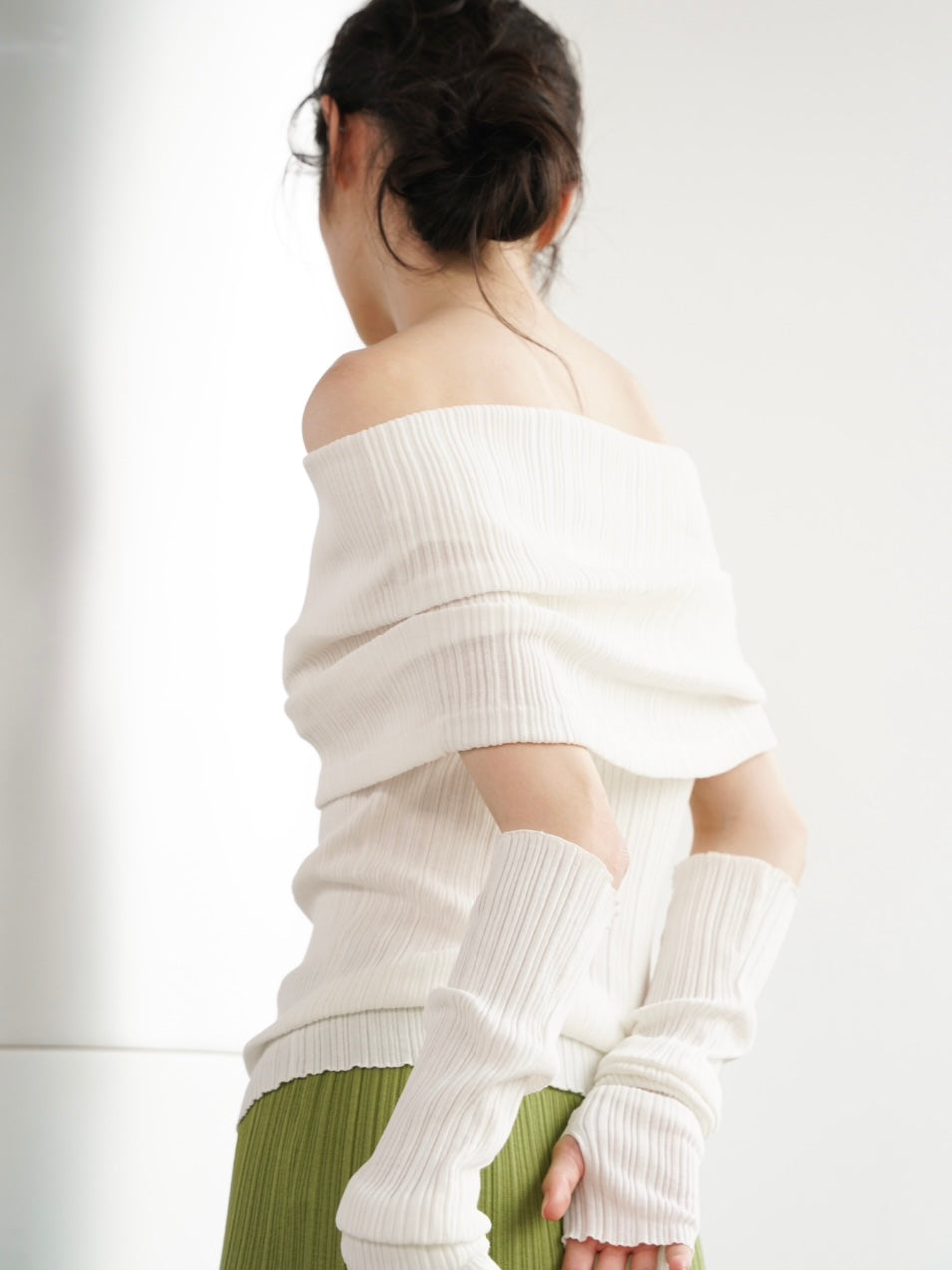 COSYCOZY Knit Pleated Over-shoulder Top